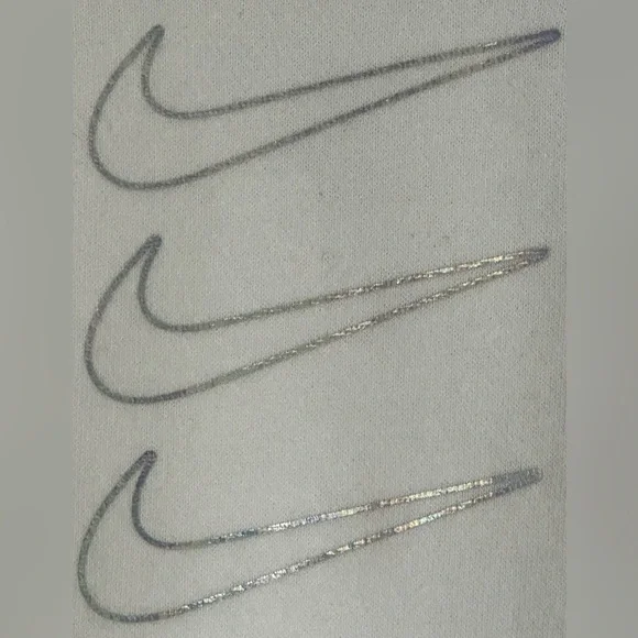 NWT | Nike Women’s Opal Fleece Crew Sweatshirt | ✨ Iridescent Accents | Size L - Picture 6 of 12